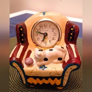 Vintage JD. Marvel cat in chair ceramic alarm clock. Pre-owne, new condition.